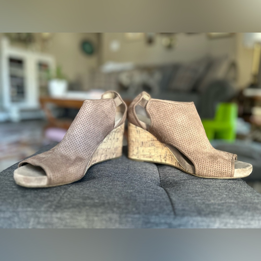 Life Stride Taupe Wedge Sandals